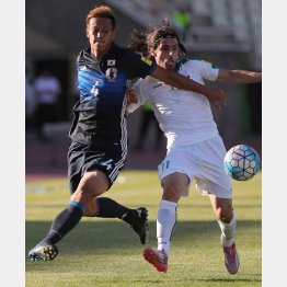 終盤２本のシュートも不発に終わった本田　（Ｃ）Norio ROKUKAWA／Office La Strada