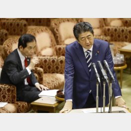 山本大臣（左）は部下をスパイ扱い（Ｃ）日刊ゲンダイ