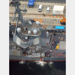 損傷した米海軍イージス艦フィッツジェラルド（Ｃ）共同通信社