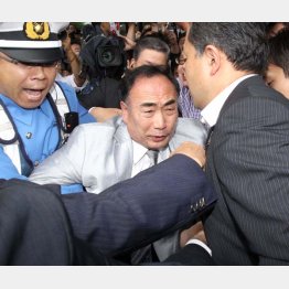 “口封じ”される前に真相を…（Ｃ）日刊ゲンダイ