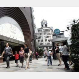 路線価でバブル期を超えた銀座「鳩居堂」前／（Ｃ）共同通信社