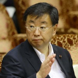 英語嫌いを推進？（写真は松野博一文部科学相）／（Ｃ）日刊ゲンダイ