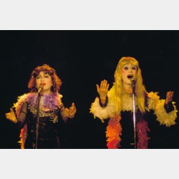 マダム・アヤメビッチ（左）とミス・ジャクリーヌ／（提供写真）