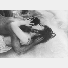 映画「砂の女」／（C）一般財団法人草月会