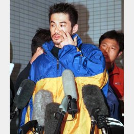 マリナーズが交渉権を得たことが分かり会見に応じるイチロー（Ｃ）日刊ゲンダイ
