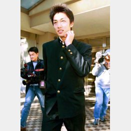 ダイエーと入団交渉する早大時代の和田（Ｃ）日刊ゲンダイ