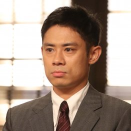 演技が絶賛されている伊藤淳史（Ｃ）日刊ゲンダイ