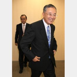 オリックス・宮内オーナー（右）／（Ｃ）日刊ゲンダイ