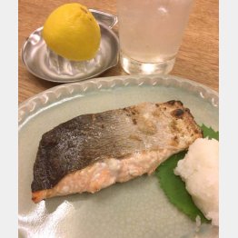 「しゃけスタンド」の「上しゃけ」（Ｃ）日刊ゲンダイ