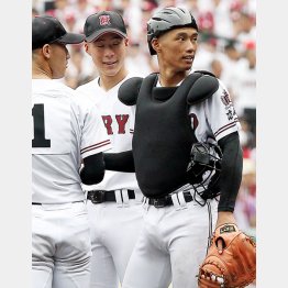 肩はバツグン（Ｃ）日刊ゲンダイ