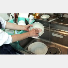 母の姿を重ねているのか…（Ｃ）日刊ゲンダイ