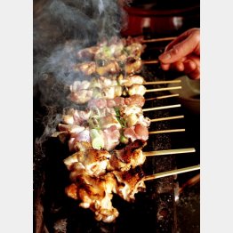 鶏肉は十分加熱してから（Ｃ）日刊ゲンダイ