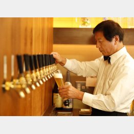 東京・神田で「地ビールハウス　蔵くら」を営む田中慶代表（Ｃ）日刊ゲンダイ