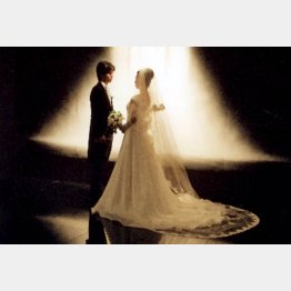結婚式を挙げないカップルも増えている（Ｃ）日刊ゲンダイ