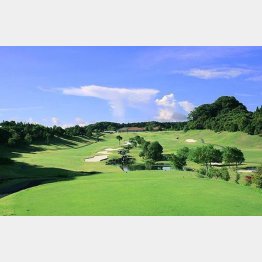 ツアープロのレッスンも受けられる