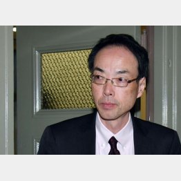 気が気じゃない（森金融庁長官）／（Ｃ）日刊ゲンダイ