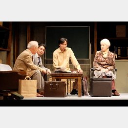 劇団俳優座「海の凹凸」／（Ｃ）日刊ゲンダイ