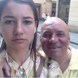 海外では大問題に／写真はインスタグラム（@dearcatcallers）から