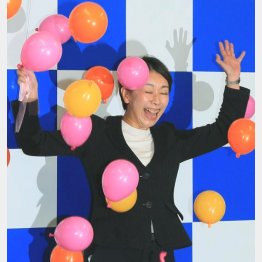 大接戦を制した山尾志桜里氏（Ｃ）日刊ゲンダイ
