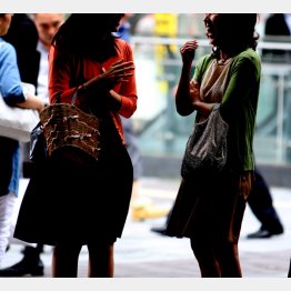 「ダンナがいないと落よねぇ~」（写真はイメージ）／（Ｃ）日刊ゲンダイ