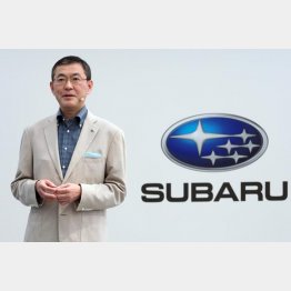 ４月のスバルXV発表会での吉永社長（Ｃ）日刊ゲンダイ