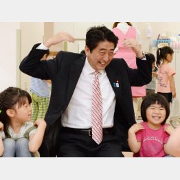 「隠れ待機児童」を含めると１０万人もいる／（Ｃ）共同通信社