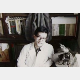 ’７２年研究室にて（提供写真）