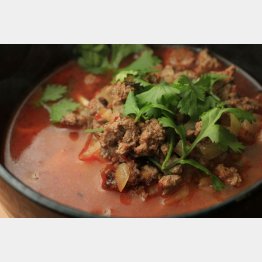 合う酒はビール、ハイボール（Ｃ）日刊ゲンダイ