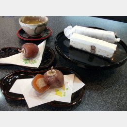 秋から３月まで毎年販売する「恵方柿」は１個３５０円／（Ｃ）日刊ゲンダイ