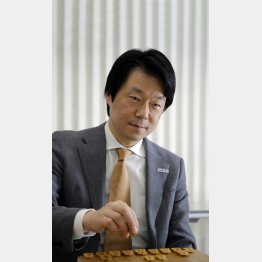 瀬川晶司五段の胸には「ＮＥＣ」のバッジが（Ｃ）日刊ゲンダイ