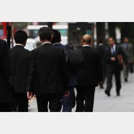 取りやすいところから取る（Ｃ）日刊ゲンダイ