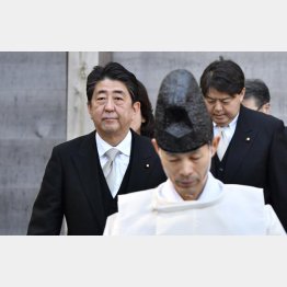 伊勢神宮を参拝した安倍首相（Ｃ）日刊ゲンダイ