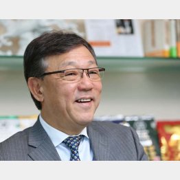 湖池屋の佐藤章社長（Ｃ）日刊ゲンダイ