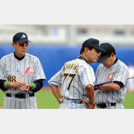 北京五輪は惨敗だった（左が田淵幸一氏、右が山本浩二氏）（Ｃ）日刊ゲンダイ