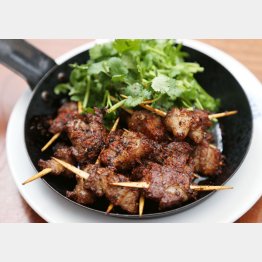 合う酒＝包容力のある南仏系の赤ワイン、白酒、グラッパ（Ｃ）日刊ゲンダイ