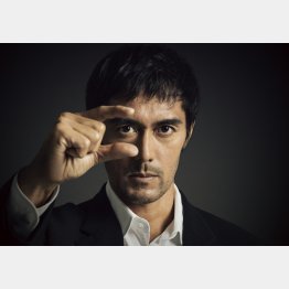 （C）2018 映画「祈りの幕が下りる時」製作委員会