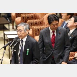 国民生活を出口なき迷路に（Ｃ）日刊ゲンダイ