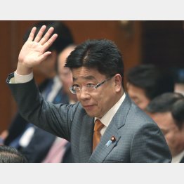 過労死法案の旗手（加藤厚労相）（Ｃ）日刊ゲンダイ