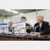 原告団（中央が上脇博之教授）（Ｃ）日刊ゲンダイ