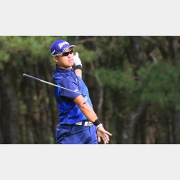 左手親指に負担のかかるグリップがケガの原因か（Ｃ）日刊ゲンダイ