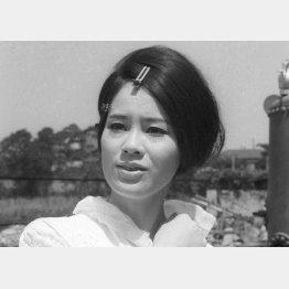 「くノ一忍法」で忍者を演じた当時の芳村真理／（Ｃ）共同通信社