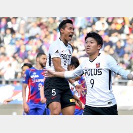 ＦＣ東京戦での槙野（央）／（Ｃ）共同通信社