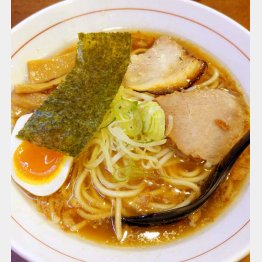 「一心軒」の揚げネギらあめん（Ｃ）日刊ゲンダイ