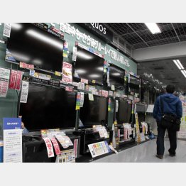 節電で家電量販店のテレビも消えた（Ｃ）日刊ゲンダイ