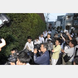 阪地検特捜部の森友学園家宅捜査（２０１７年、６月）／（Ｃ）共同通信社