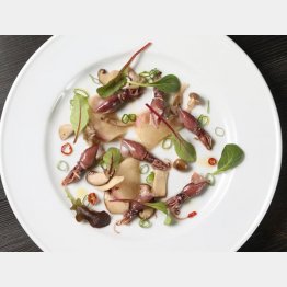 合う酒＝白ワイン（Ｃ）日刊ゲンダイ