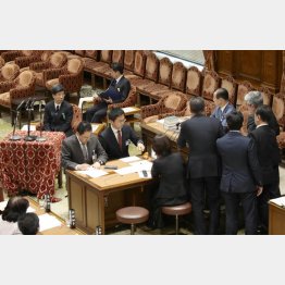 質疑は何度もストップ（Ｃ）日刊ゲンダイ