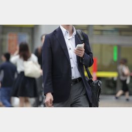 若者にとってスマホは生活の一部（Ｃ）日刊ゲンダイ