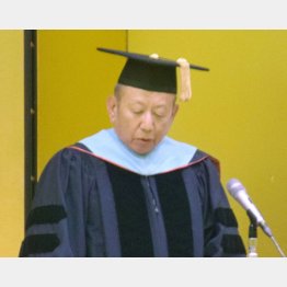 「うちは“サケ学園”」なんてジョークも／（Ｃ）共同通信社