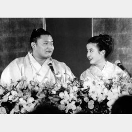 宮沢りえ（関取・貴花田との婚約会見、９２年１１月）／（Ｃ）日刊ゲンダイ